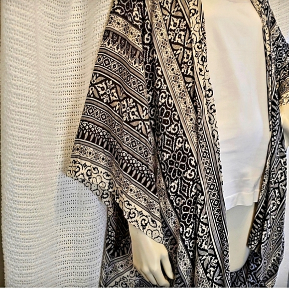 (SOLD) Lane Bryant Kimono Cover Up - Picture 2 of 8
